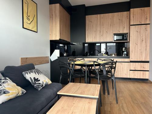 Zator Apartment | Apartament No82 Yellow Holiday Home Zator