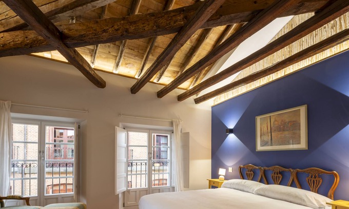 Old Town of Avila Apartment | Apartament with Cathedral views. Tourism and remote work