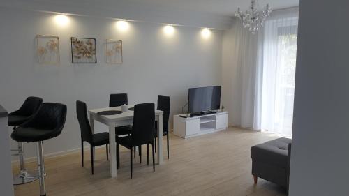 Kielce Apartment | Apartament z tarasem w Centrum Kielc z prywatnym parkingiem