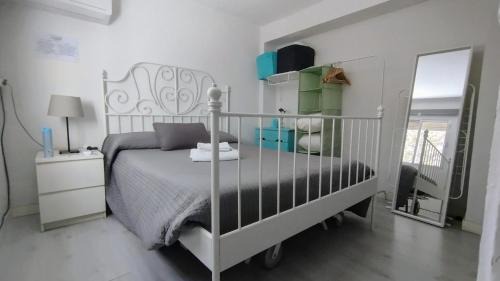 San Jeronimo Apartment | Apartamento 1 dormitorio y salon con sofa cama bien comunicado con el centro