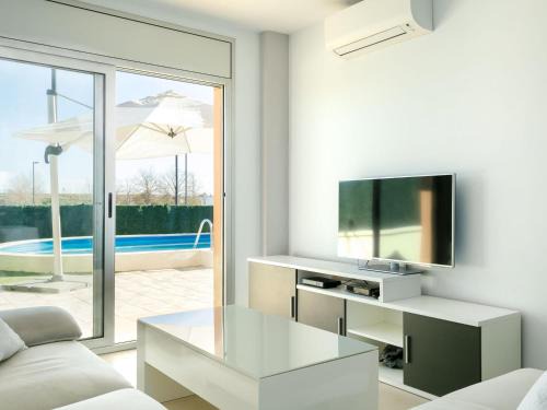 Vilatenim Apartment | Apartamento acogedor con piscina y jardín privados en Figueres - ES-228-115