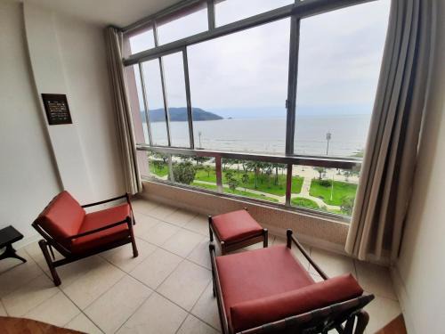 Embare Apartment | Apartamento amplo e charmoso, frente ao mar.