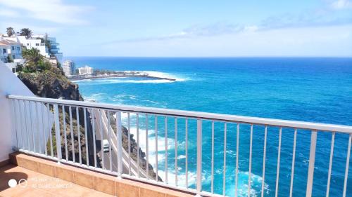 Puerto de la Cruz Apartment | Apartamento con Vistas al Oceano