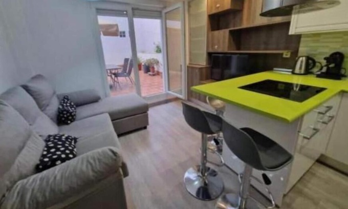 Distrito Llano Apartment | Apartamento con Terraza y Parking