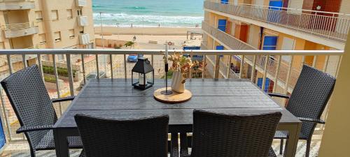 Plaza De La Costera Apartment | Apartamento de Toni Playa Bellresguard