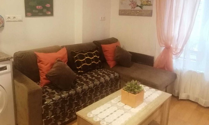 Distrito Oeste Apartment | Apartamento en Gijón con Terraza a 800 Metros de Playa del Arbeyal