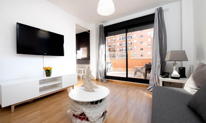Abena Apartment | Apartamento en Sabiñánigo con amplia y soleada terraza