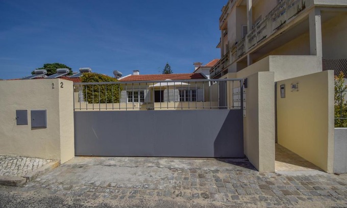 Parede Apartment | Apartamento Ensolarado com terraço - 10 minutos da praia