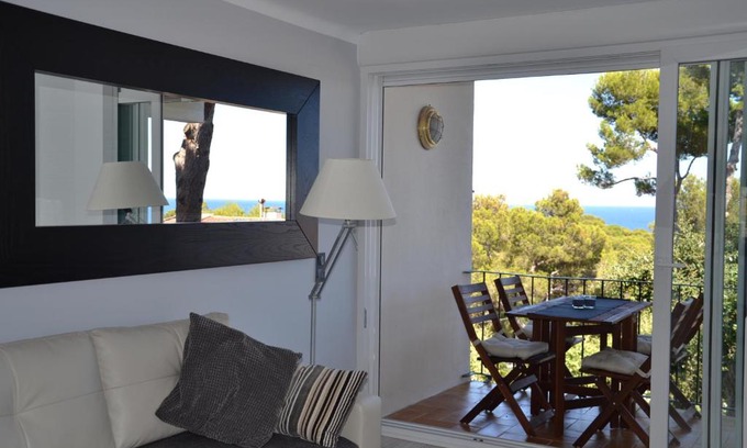 Calella de Palafrugell Apartment | Apartamento recien reformado a 300 metros del mar