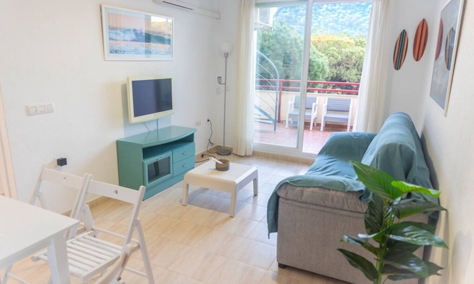 Los Canos de Meca Apartment | Apartamento renovado con piscina, garaje y vistas, frente a la playa de los C.