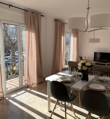 Sant Feliu de Guixols Apartment | Apartamento luminoso Paloma a 350 metros de la playa con parking gratuito