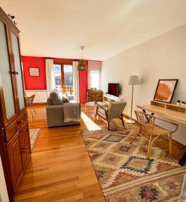 Benasque Apartment | Apartamento familiar en el centro de Benasque con terraza