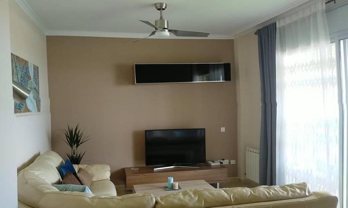 Cubelles Apartment | Apartamento para 5 personas frente al mar con piscina y parking