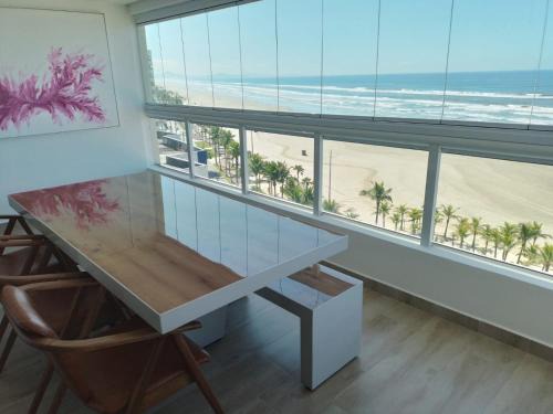 Jardim Real Apartment | Apartamento Praia Grande Novo Frente Mar Pé na Areia