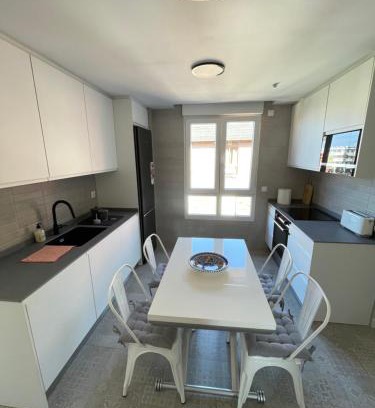 Somo Apartment | Apartamento Recién Reformado en Somo junto iglesia