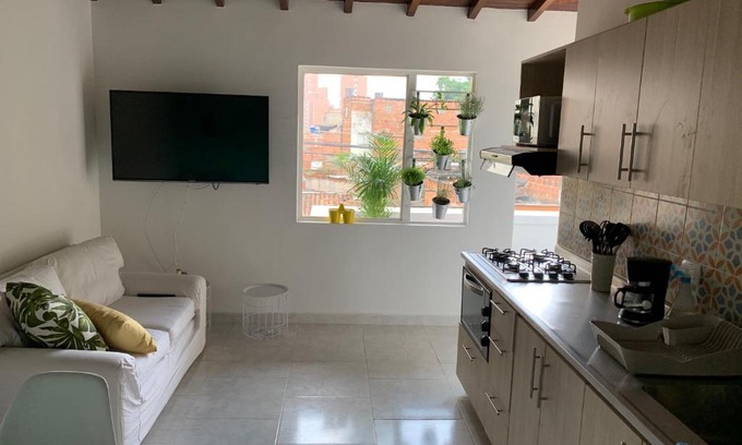 Retiro Apartment | Apartamento remodelado en el mejor sitio del centro de Medellín Home Aris 401