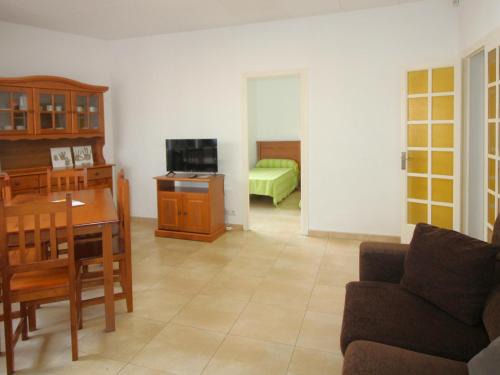 Llanca Apartment | Apartamento renovado, céntrico y luminoso a 100m de la playa del Puerto, Llançà - ES-228-37