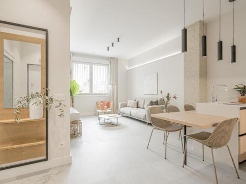 San Jorge Apartment | Apartamentos Pamplona by Clabao
