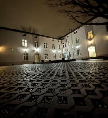 Dabrowa Gornicza Apartment | Apartamenty Retro