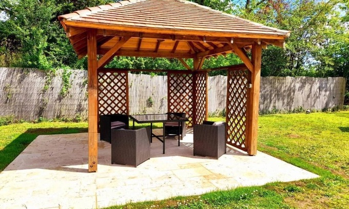 Saint-Germain-et-Mons Apartment | Apartement 4 Personnes , Chez L'habitant