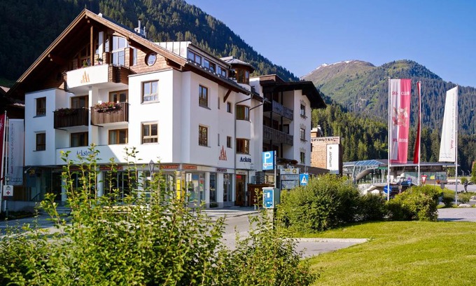 Sankt Anton am Arlberg Hotel | Aparthotel Acksteiner