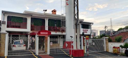 Asuncion Hotel | ApartHotel Maison Suisse