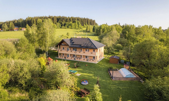Karlovy Dvory Apartment | Apartmány Nad Rybníky