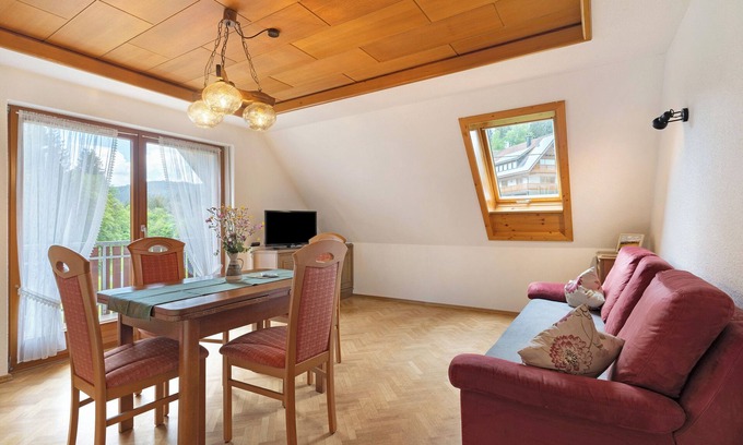 Wolfach - Saint Roman Apartment | Apartment 'Ferienwohnung Sulzerköpfle' with Mountain View, Private Terrace and Wi-Fi