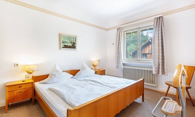 Dachsberg Apartment | Apartment 'Double Room No. 6' with Shared Terrace, Shared Garden and Wi-Fi