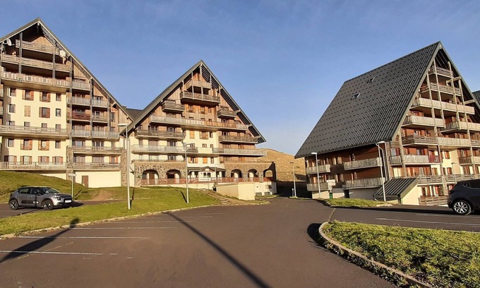 Besse-et-Saint-Anastaise Apartment | Apartment 4/6 persons 2bedrooms in Super-Besse