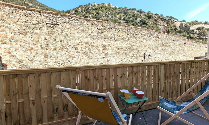 Villefranche-de-Conflent Apartment | Apartment with balcony mountain view Le Fort Résidence Les Rosalys