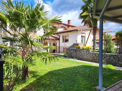 Sempeter-Vrtojba Apartment | Apartma ob meji