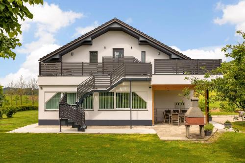 Cerklje ob Krki Apartment | Apartmaji Kunej pod Gradom