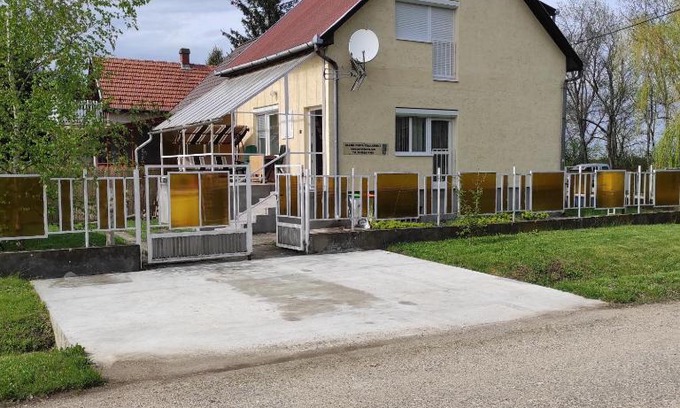 Zsorifurdo Apartment | Apartman Garami Porta