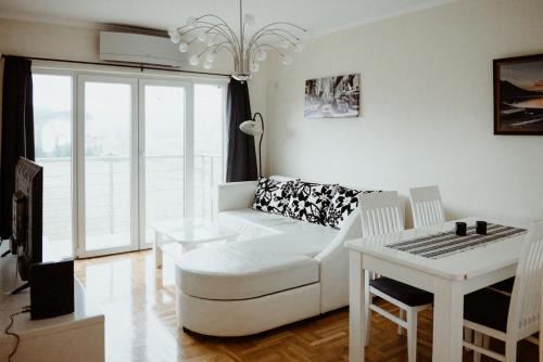 Gornja Toplica Apartment | Apartman Hana