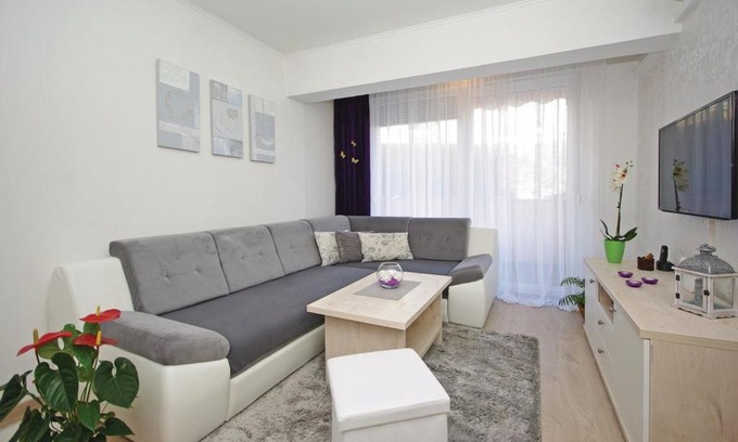 Istok Apartment | Apartman Jurilj