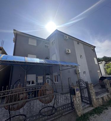 Zgrade Apartment | Apartmani MULIC Sutomore