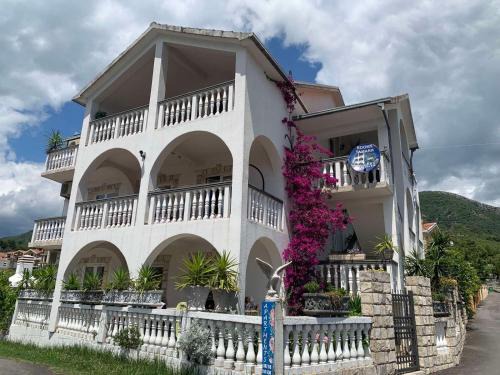 Mrcevac Apartment | Apartmani Tamara