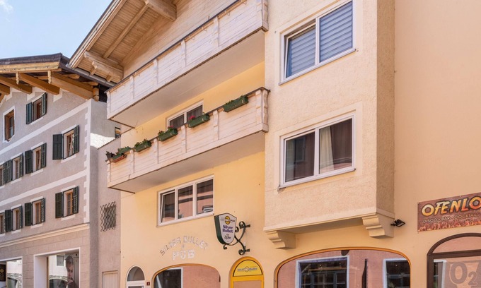 Hopfgarten Markt Apartment | Apartment in the centre, only 350m from the ski lift