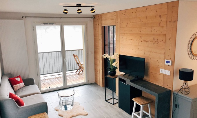Saint-Gervais-les-Bains Apartment | Apartment 'Charmant T2' with Balcony and Wi-Fi