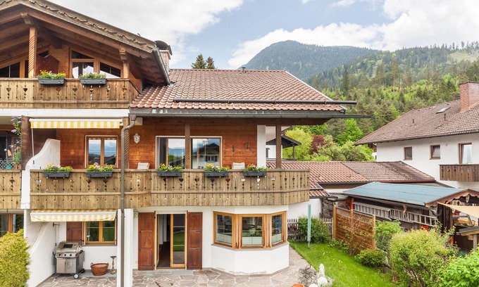 Garmisch-Partenkirchen Apartment | Apartment "Alpblick Zugspitze" with Mountain View, Balconies & Wi-Fi