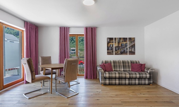 Radolfzell am Bodensee Apartment | Apartment 'Bergblick' with Mountain View, Balcony and Wi-Fi