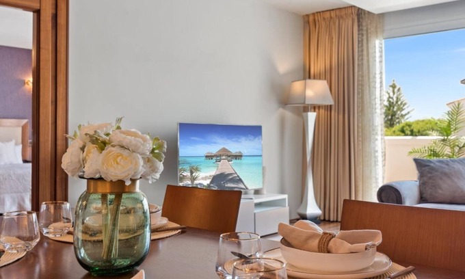 Puerto Banus Apartment | Apartment in Playas del Duque for 6 people| Casa Granada 146