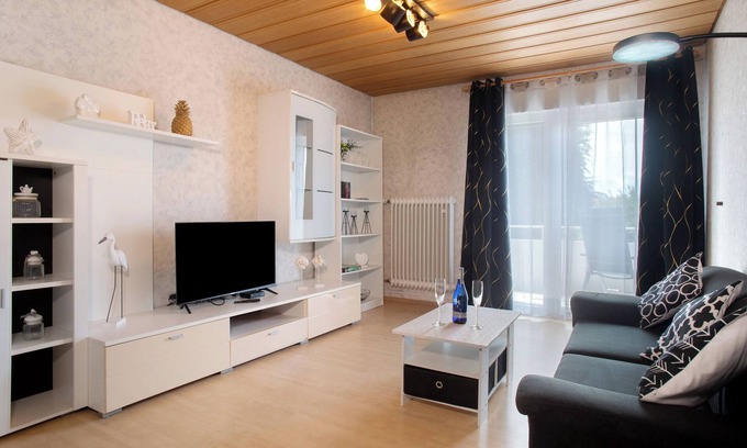 Langenargen Apartment | Apartment '1' with Balcony and Wi-Fi