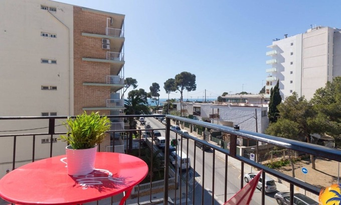 Salou City Centre Apartment | Apartment 10 pax located about 50mts. From the beach Capellans of Salou.