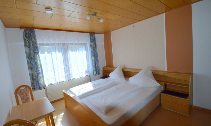 Nieder-Werbe Apartment | Apartment 11 - Apartments arrow