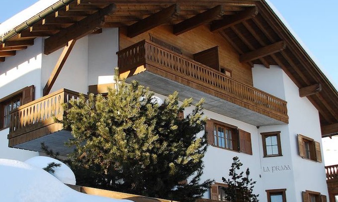 Tavanasa Apartment | Apartment ∙ 2 bedrooms ∙ 5 guests