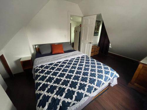 Queens Apartment | Apartment ∙ 2 bedrooms ∙ 3 guests
