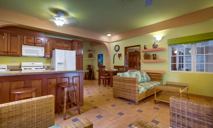Placencia Apartment | Apartment ∙ 2 bedrooms ∙ 4 guests