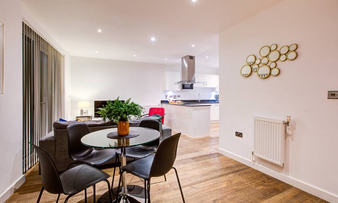 Peninsula Apartment | Apartment ∙ 2 bedrooms ∙ 4 guests